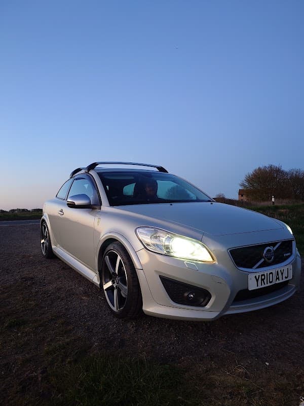 J and R Autos, MOT, repairs and servicing