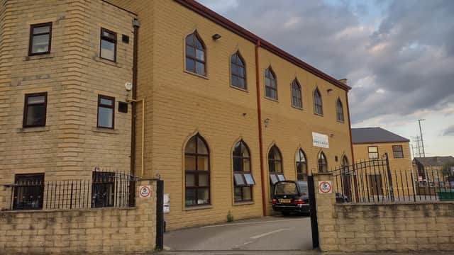 Markazi Jamia Masjid Anwar-E-Madina Suffa-Tul-Islam - Mosques in dewsbury