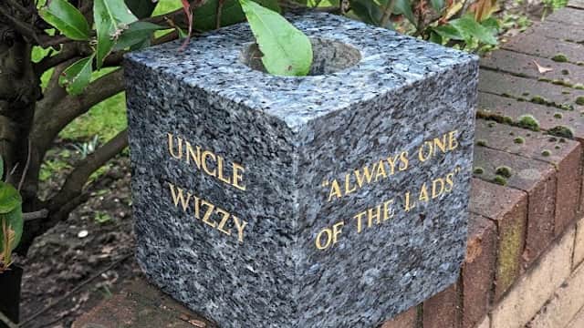 Uncle wizzy - Cemeteries in hull