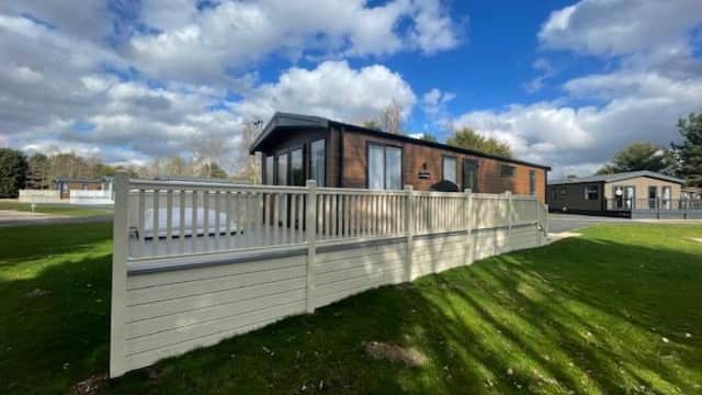 Accommodation at Stone Beck Lodge with Hot Tub in allerthorpe