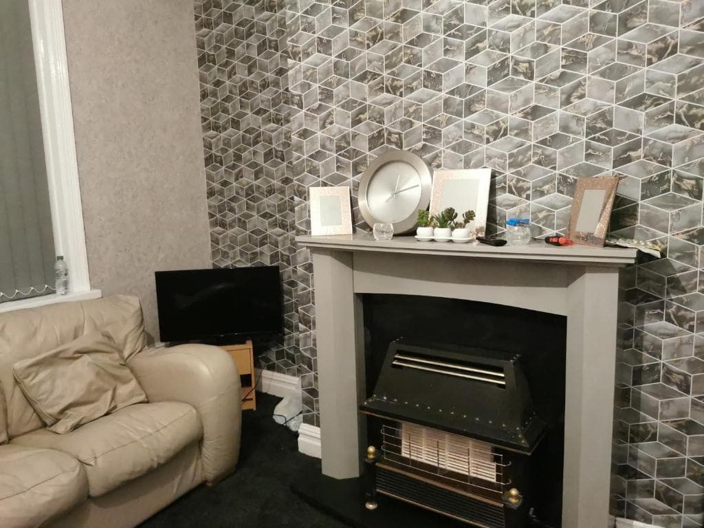 Lovely 3-Bed House in Bradford