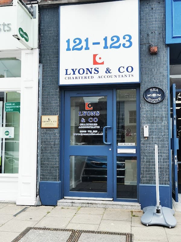 Lyons & Co Ltd