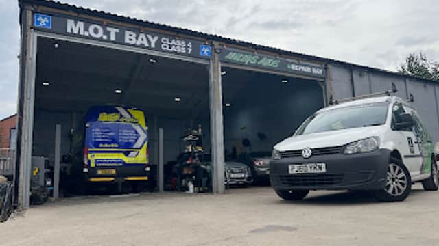 Muzzy's Autos - Garages in darnall