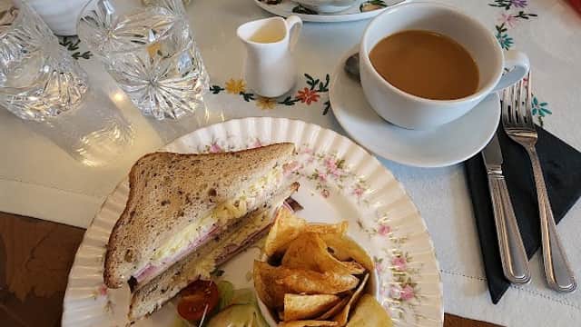 Cafe Deer Park Farm Tea Room in thrybergh
