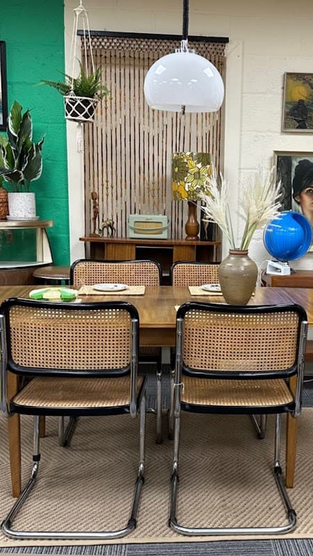 Discover Vintage Interiors