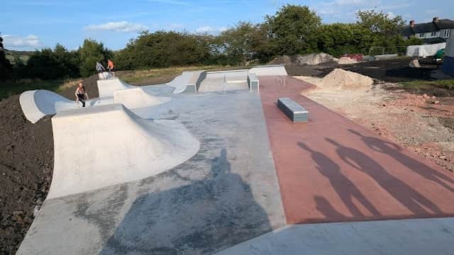 Oxley Park Playground - Playgrounds in bolsterstone ewden village