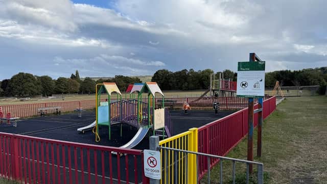 Hullen Edge Park Playground - Playgrounds in exley