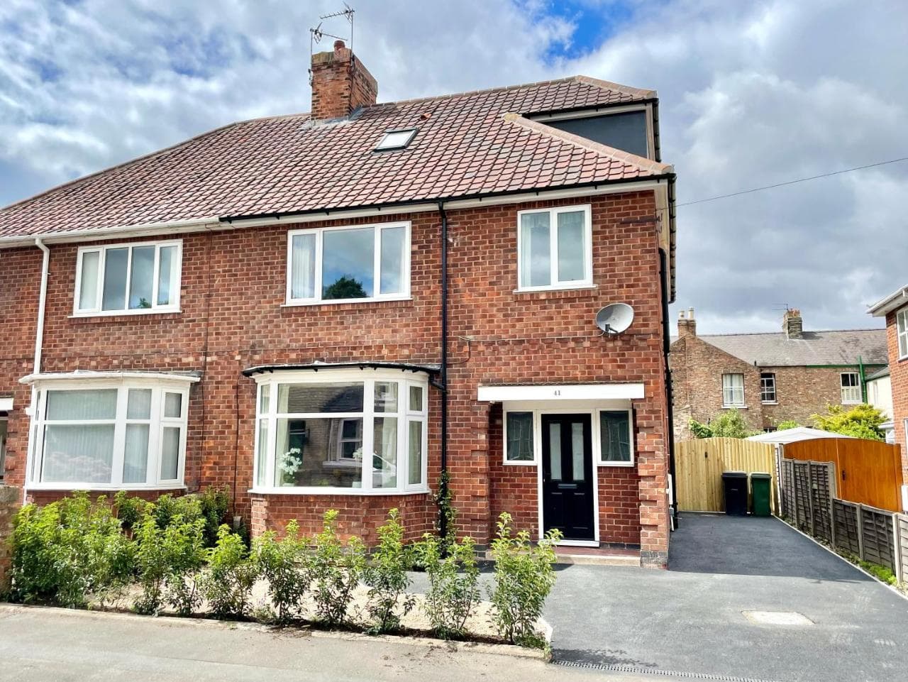 Central Townhouse with free off road parking and garden, York, Yorkshire