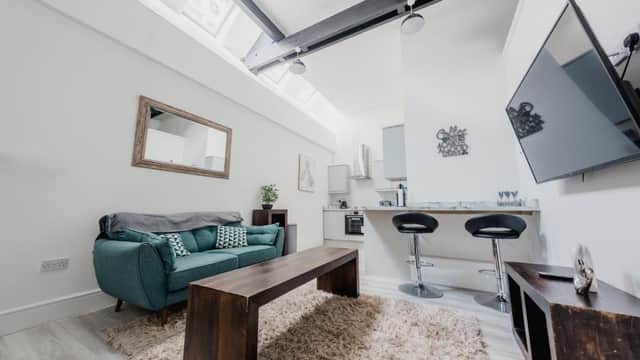 Accommodation at Hullidays-Theatre Hideout Apartment in hull