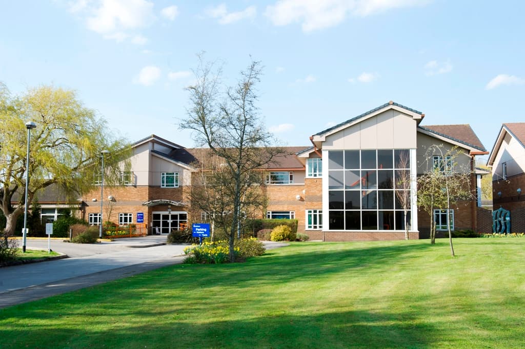 Henshaws College