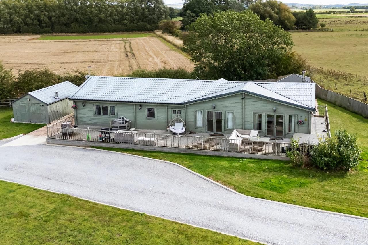 Beautiful 3-Bed Luxury Private Lodge in York, York, Yorkshire
