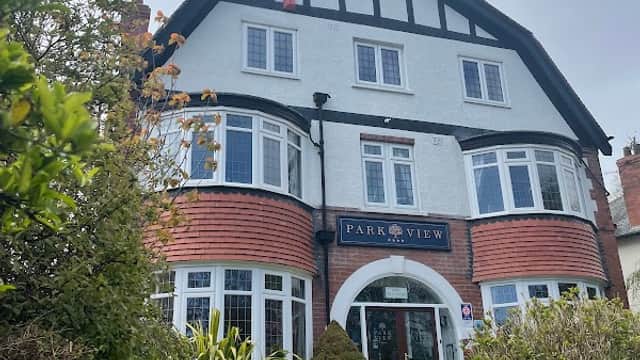 Park View Apartment & Rooms - Guest House in scarborough