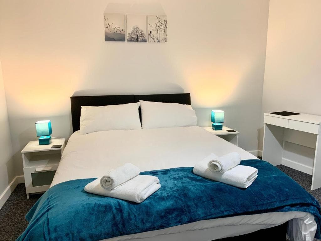 Lark - Sleeps 6, secure parking! Perfect for city centre working or leisure in Trendy Kelham Island,