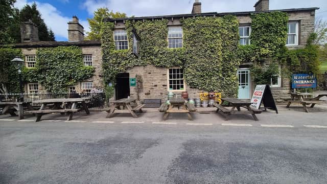 The Green Dragon Inn - Bus Stops in hawes