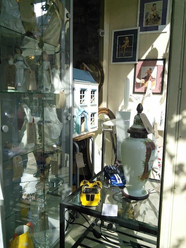 Al's Emporium
