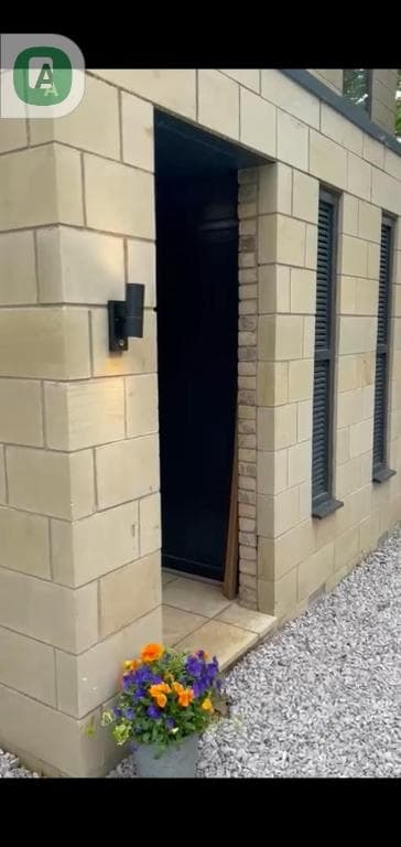 LEEDS LUX LIVING