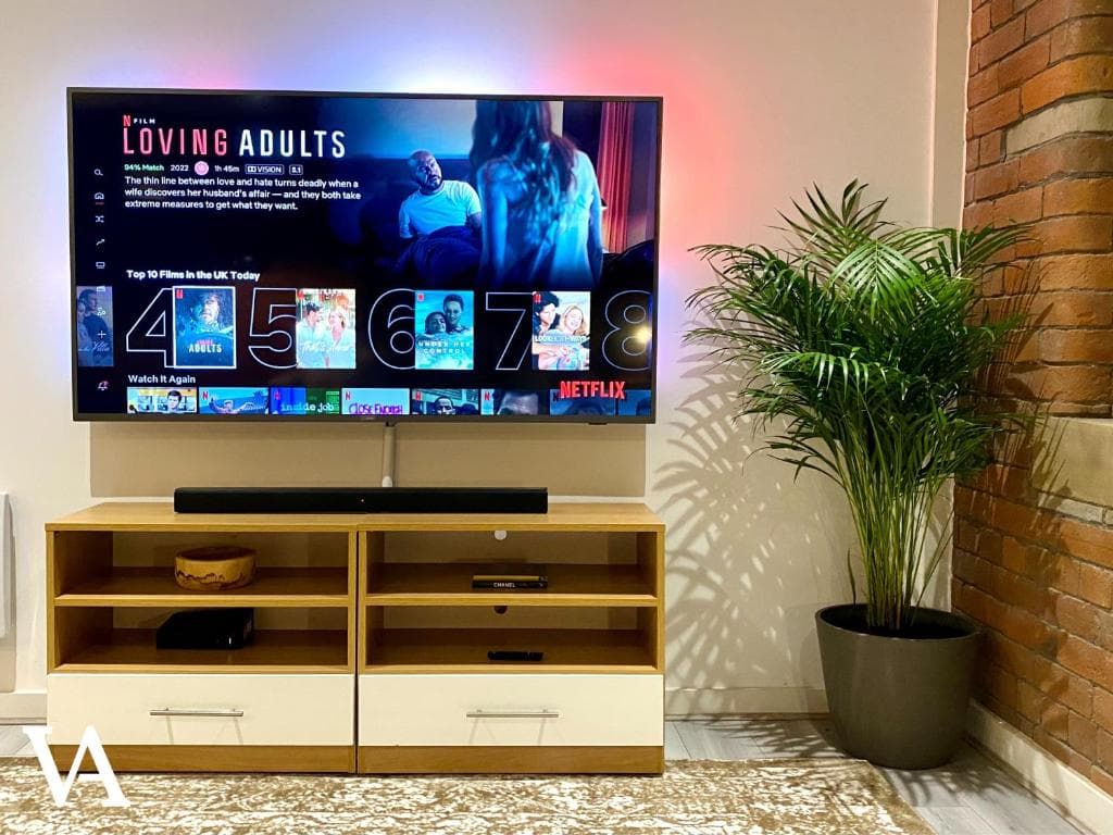 Velvet Apartments - Luxury City Centre Apartment with Cinema Rooms