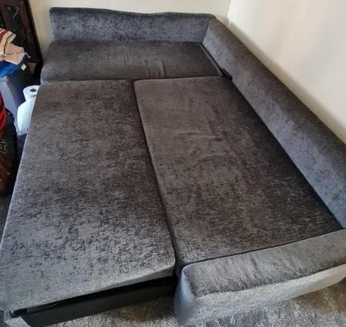 Impeccable 4-Bed House in Barnsley