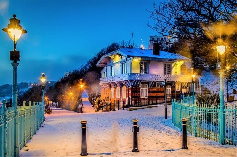 The Spa Chalet Scarborough Hot tub, pool, gym, beach location
