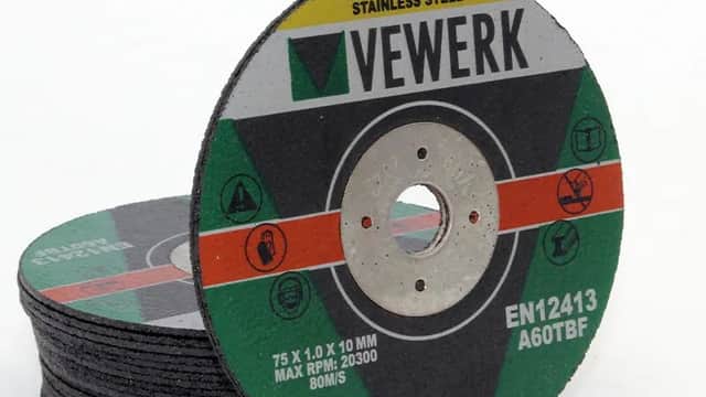 Cutting discs for stainless steel from Vewerk, featuring safety icons and specifications on a black background.