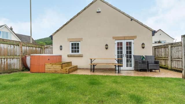 Accommodation at Sutton Cottage in faceby