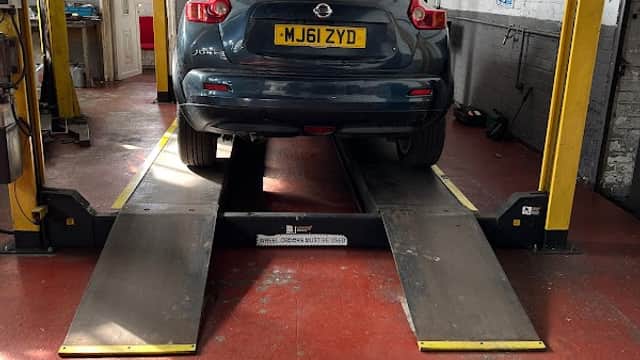 S.M Autos | A Car Repair & Mot Station - Garages in manor