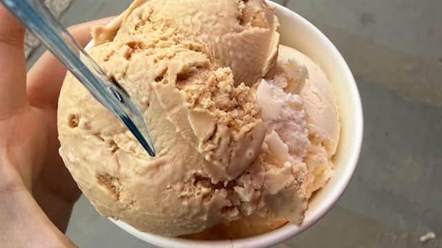 Flavours Ice Cream Bar - Ice Cream Shops in whitby