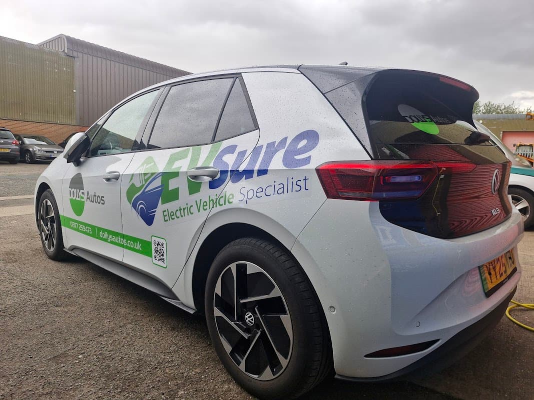 Dollys Autos, garage and van hire in Driffield