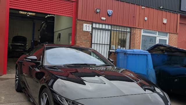 Roberts Motor Engineers Ltd - Garages in wetherby