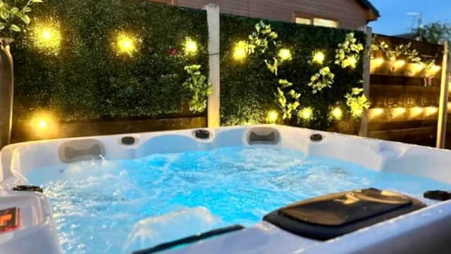 Rose Cottage with Hot Tub, York, Yorkshire