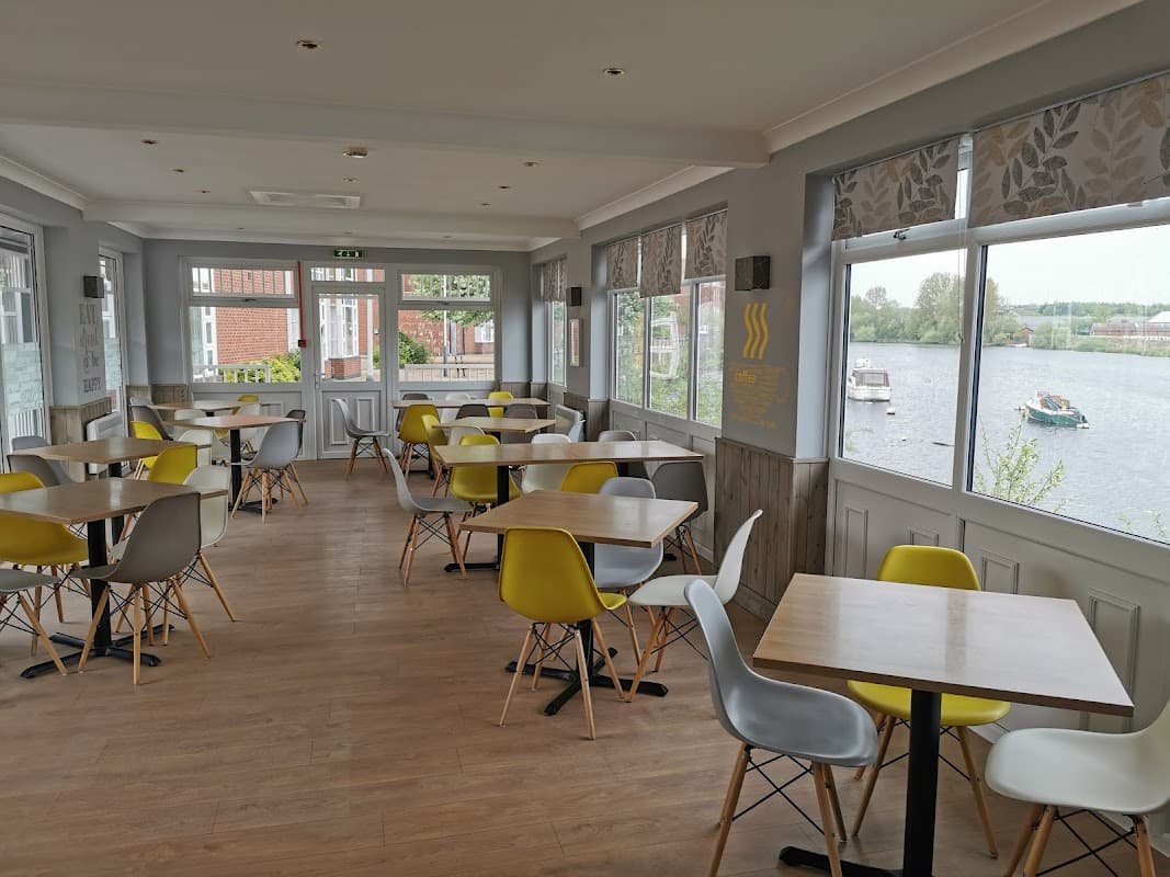 Pier 22 Cafe