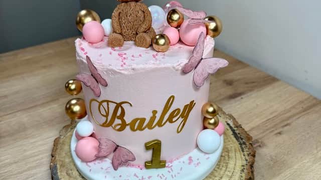 Snazzy Cakes by Hayley - Bakers in moortown