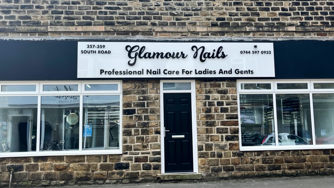 Glamour Nails