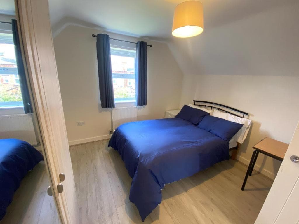 Deluxe City Centre 4 Bedroom Entire Town House