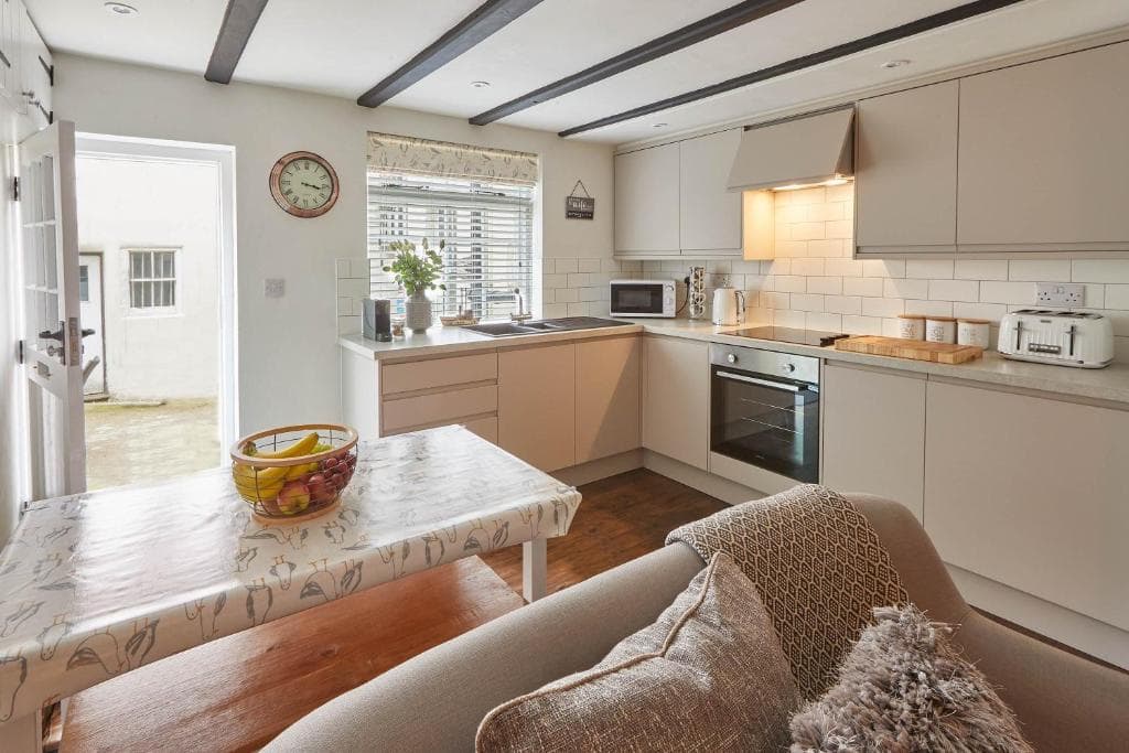 Host & Stay - Dolphin Cottage 1736
