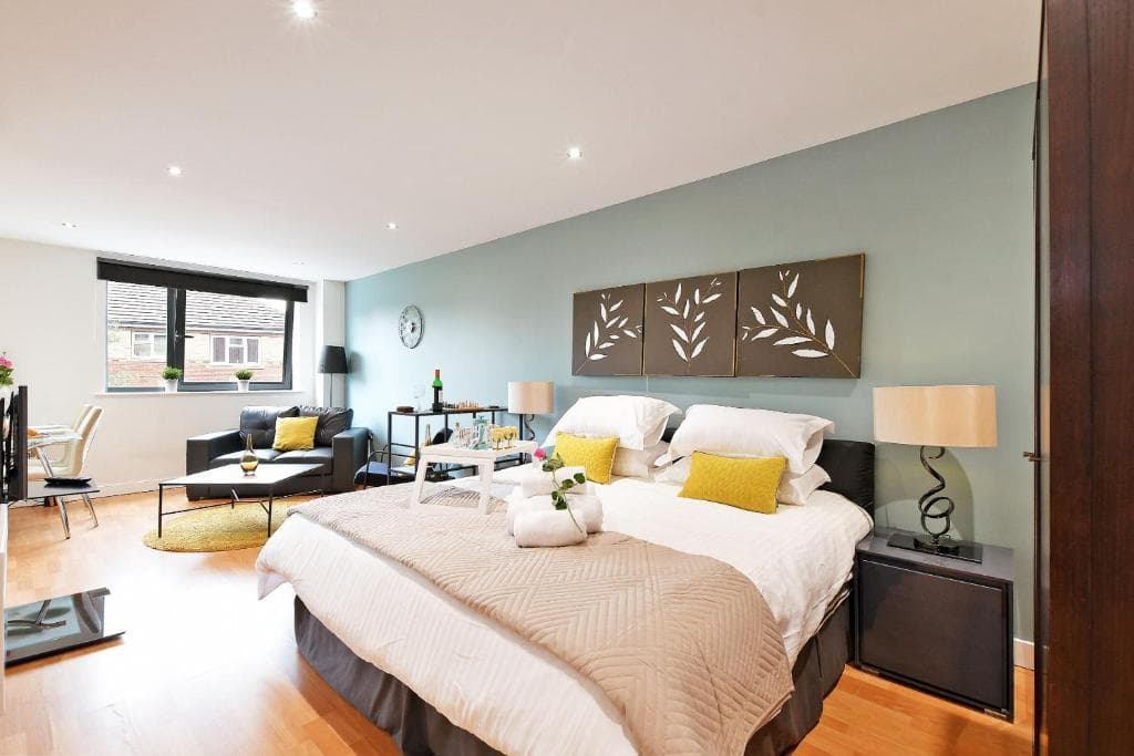 Modern City Centre Studio Apartment - West One