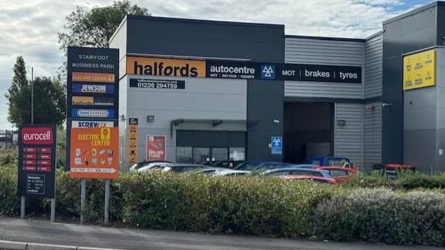 Halfords Autocentre Barnsley - Garages in wombwell
