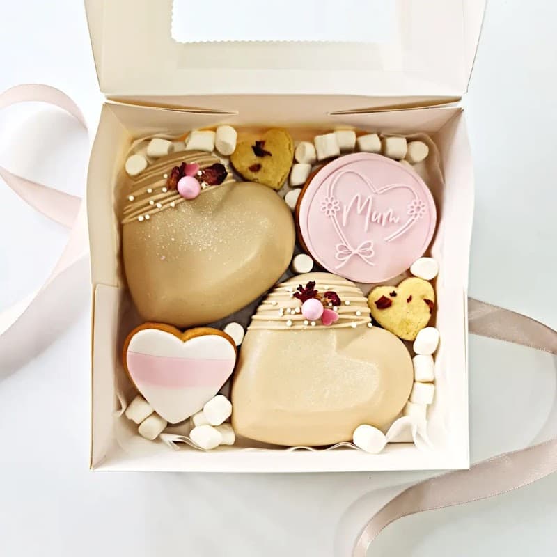 Loulis Cakes