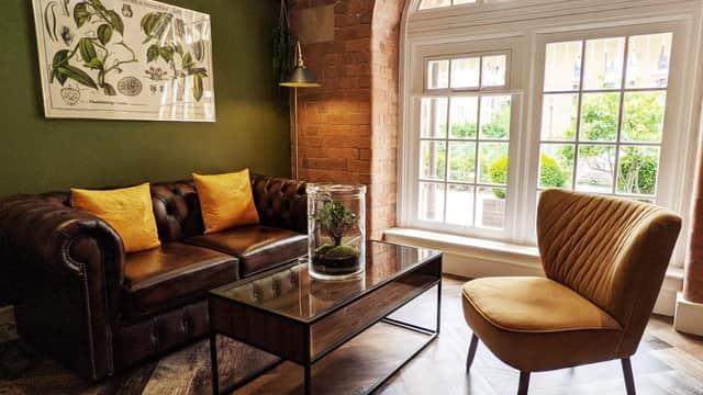 The Botanist's Hideout - Luxury Retreat with Parking