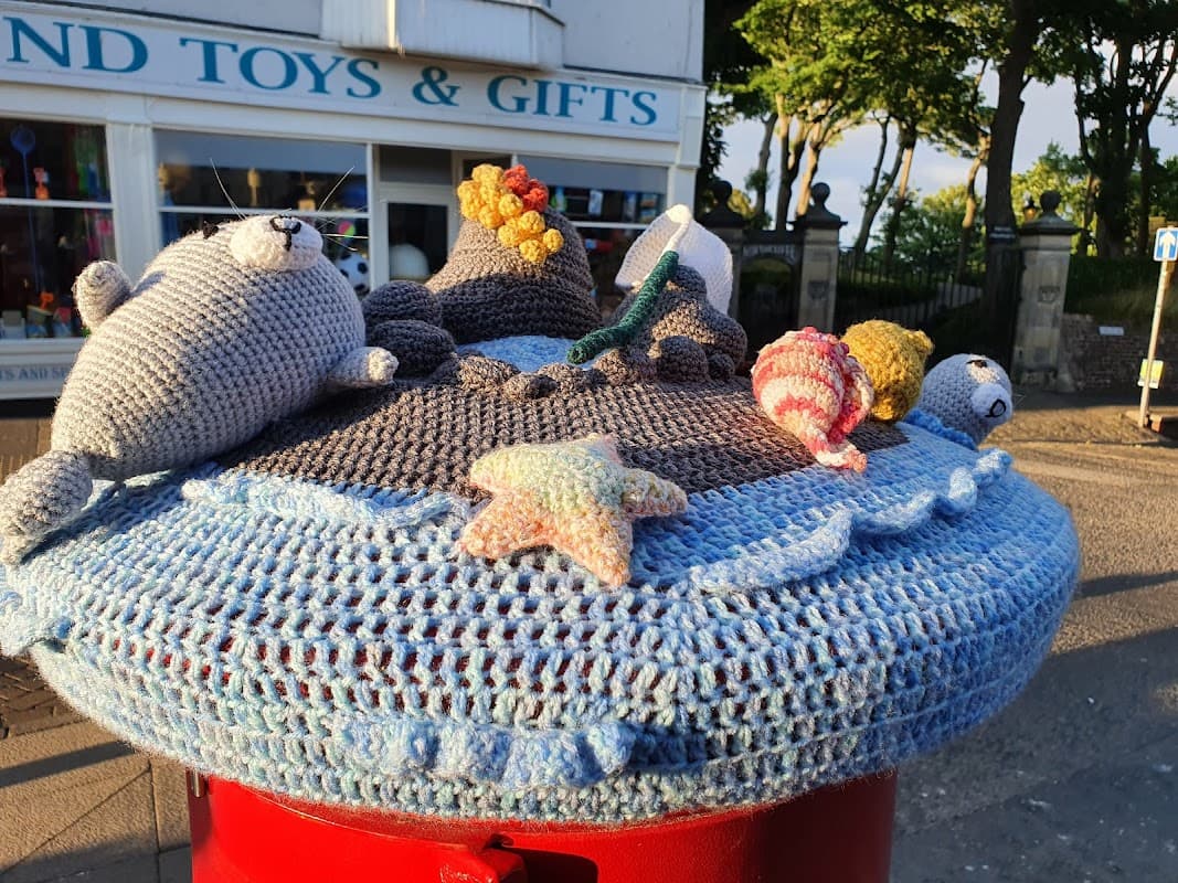 Walk Round Toys & Gifts
