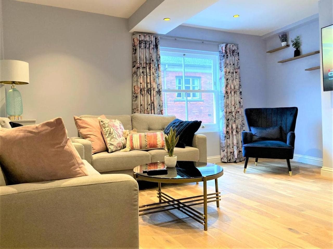 Escape 2 Unwind, Minster Retreat - Sleeps 5, York, Yorkshire