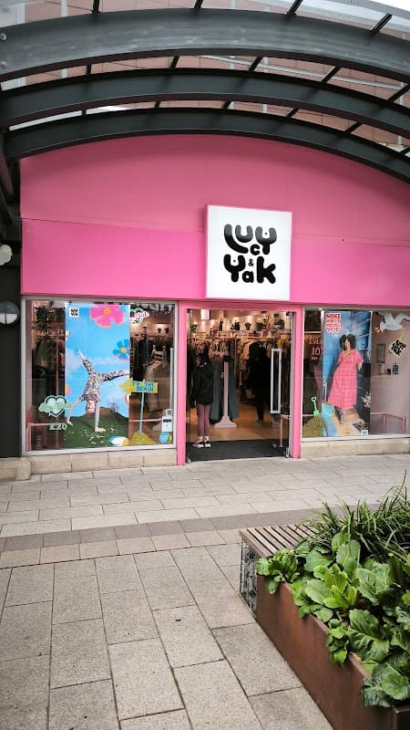 Lucy & Yak Outlet