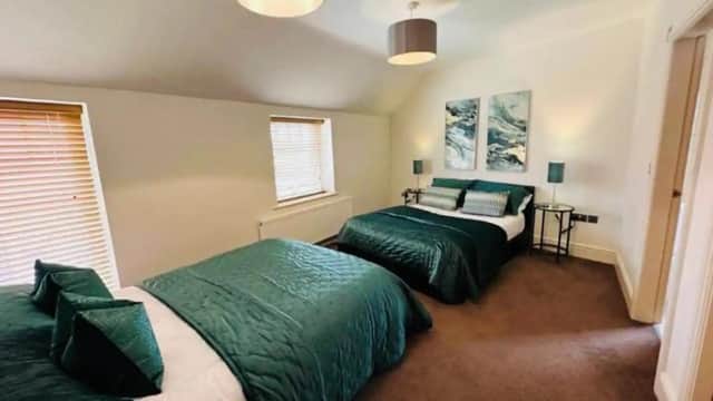 Barn near York with hot tub - Perfect for Groups and Families, York, Yorkshire