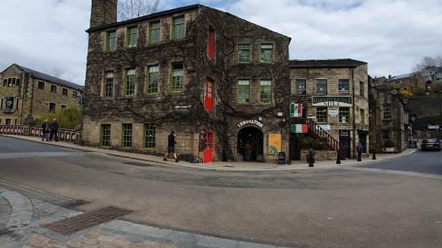 Oasis - Corner Shops in hebden bridge