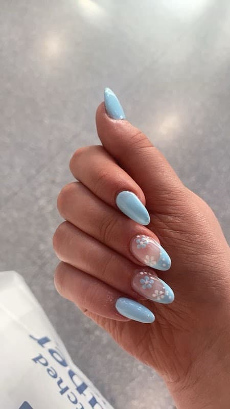 Hollywood Nails