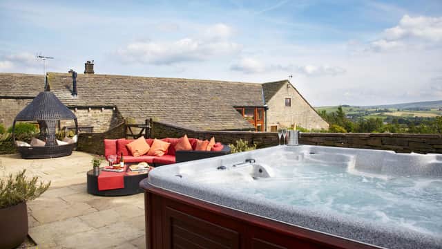 Smallshaw Spa - Spa in millhouse green
