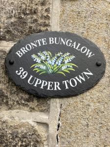 Bronte Bungalow - Opposite a Country Pub