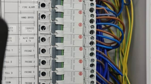 Phase 3 Electrical - Electricians in bradford