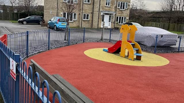 Huddleston Close Playground - Playgrounds in mirfield