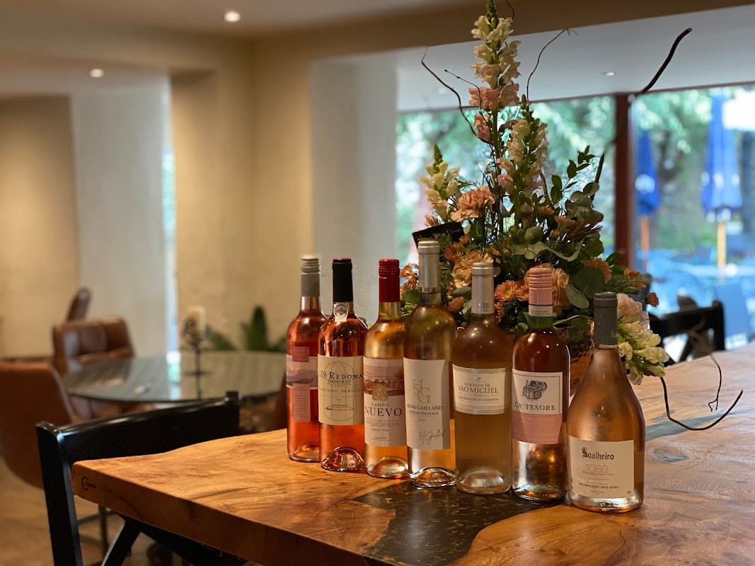 Avanti Restaurant and Bar